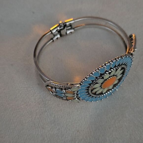 Boho cuff style bracelet - Picture 4 of 10